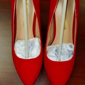Brand New Dream Pairs Red Heels